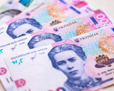 Компенсації за пальне і доплати українцям: влада готує нову програму підтримки