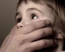 Изнасиловал и задушил: на Донетчине вынесли приговор убийце шестилетней девочки (ФОТО)