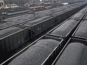 Президент Украины хочет конфисковать уголь, поставляемый с неподконтольной части Донбасса