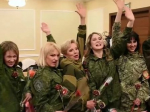 В Луганске начальник ПВО подрался с патрулем, находясь под «чарами женщин»