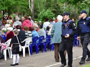 Полиция: празднование 72-й годовщины победы прошло в Мариуполе без серьёзных эксцессов (ФОТО)