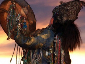 В Мариуполе «шаман» отэкстрасенсорил бабушку на тысячи гривен