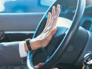 Сотни водителей выплатят штрафы за нарушения ПДД на дорогах Мариуполя