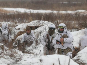 Вблизи Мариуполя украинских военных обстреливают из гранатометов