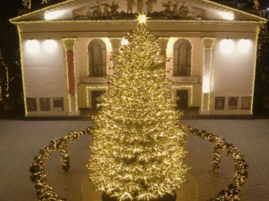 Мариупольская елка – в числе самых красивых в Украине