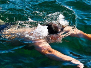 «За буйки не заплывать»: в Мариуполе вернули на берег 28 отдыхающих