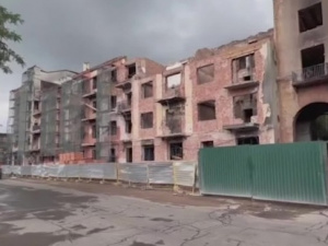 Маріупольців виселяють за відмову від російського паспорта: як нерухомість визнають “безхазяйною”