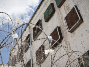 Замминистра юстиции: Следственные изоляторы в Украине заполнены под края