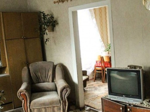 На Донбассе в дом через крышу влетела мина, чудом осталась жива женщина (ФОТО+ВИДЕО+ДОПОЛНЕНО)
