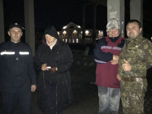 Пошли за грибами и потерялись: в Донецкой области в лесу заблудились две женщины (ФОТО)