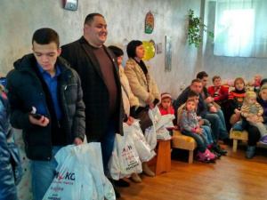 Александр Лашин в преддверии Дня Святого Николая привез сладости детям с инвалидностью (ФОТО)