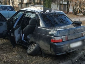 В Мариуполе автомобиль въехал в дерево (ВИДЕО + ДОПОЛНЕНО)