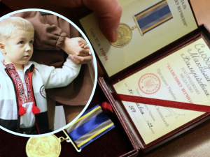 Дружині та чотирирічному сину загиблого Героя - захисника Маріуполя вручили орден