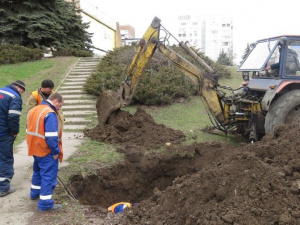 В Мариуполе вторые сутки устраняют повреждение магистрального трубопровода (ФОТОФАКТ)