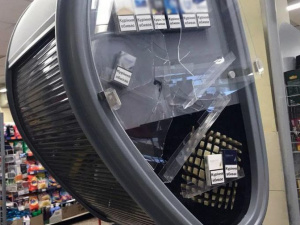 Мариуполец с топором разгромил супермаркет на 100 тысяч гривен. В «АТБ» рассказали подробности