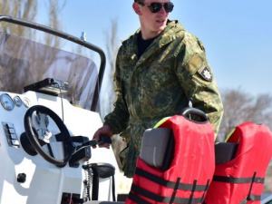 На патрулирование побережья Мариуполя вышел полицейский катер (ФОТО)