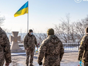 Память защитников Донецкого аэропорта почтили в Мариуполе