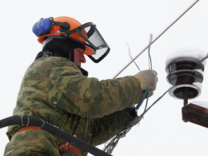 В Мариуполе обесточено 17 подстанций - 25 улиц без света