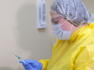 На Донетчине более 15 тысяч человек получили первую дозу вакцины против COVID-19