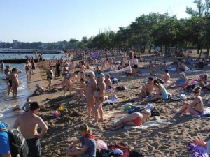 Жара: На пляжах Мариуполя аномальное количество людей. Есть потерявшиеся и пострадавшие (ФОТО)