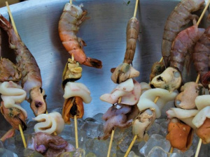Мариупольцы съели тонны вкусностей за два дня фестиваля уличной еды (ФОТО)