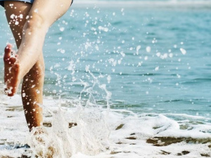 Шестнадцатилетняя мариупольчанка «подшофе» травмировала ногу на пляже