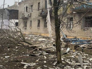 Волноваха попала под обстрел: разбиты жилые кварталы (ФОТОРЕПОРТАЖ)