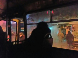 В Мариуполе пассажиры маршрутки проехались в интимной обстановке (ФОТО+ВИДЕО)