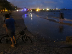 Море в Мариуполе отдохнуло от отдыхающих и изменило берега (ФОТОФАКТ)