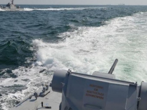 Российские корабли ФСБ в Азовском море осуществляли провокационные маневры по отношению к украинским судам