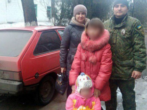 Антисанитария, холод и болезни: под Мариуполем из семьи забрали детей (ФОТО)
