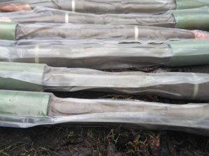 В сети появилось видео обнаружения у Мариуполя тайника с кумулятивными боеприпасами (ФОТО+ВИДЕО)