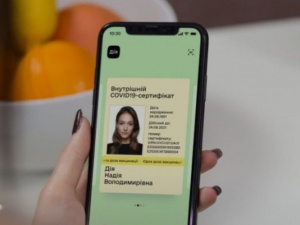 Украинцев без COVID-сертификатов или тестов на коронавирус ограничат в передвижении