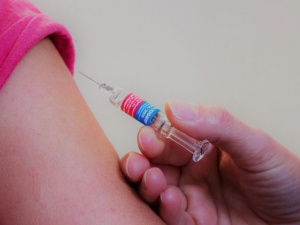 Где и какой вакциной можно привиться от коронавируса в Мариуполе?