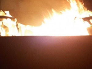 В Мариуполе сгорели дотла три мусорных бака