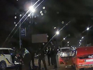 Полицейские двух областей преследовали водителя, устроившего ДТП на Донетчине. Пришлось открыть огонь