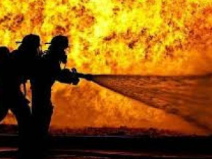 В мариупольскую больницу доставили мужчину с ожогами: пострадавший пытался самостоятельно потушить пожар