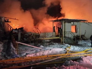 На Донетчине горел жилой дом и санаторий, в одном из пожаров погиб мужчина
