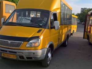 В Мариуполе из-за «убитого» состояния не выпустили на маршрут 12 автобусов (ФОТО)