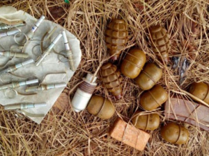 Гранаты, тротил и патроны: в Приазовье обнаружен схрон с большим количеством боеприпасов (ФОТО+ВИДЕО)