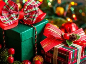 Мариупольцам предлагают стать Рождественскими дедами