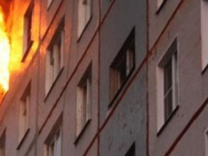 Четыре машины спасателей в Мариуполе были направлены на пожар в девятиэтажке