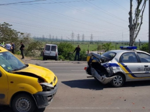 В Мариуполе ДТП с полицейским автомобилем: есть пострадавшие (ФОТОФАКТ)