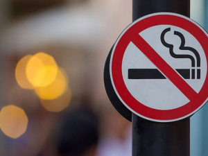 В Украине ввели запрет на курение кальянов и электронных сигарет в общественных местах
