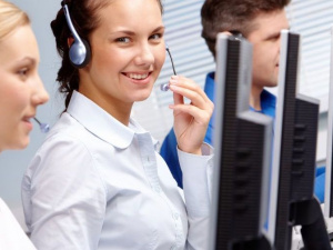 Мариупольцам помогают в трудоустройстве по телефону и онлайн (КОНТАКТЫ)