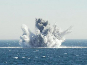 Без паники: мариупольцев предупреждают о подводных взрывах