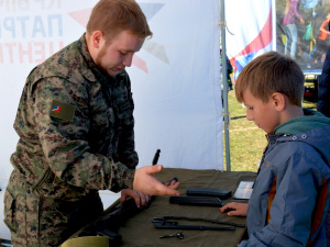 Щоб воювали проти ЗСУ - росія депортує українських дітей та робить з них зомбованих солдатів