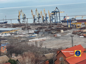 Рух кораблів у Маріупольському порту у грудні – чи запрацювали нові логістичні шляхи окупантів