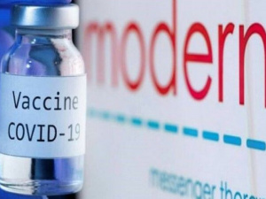 В Мариуполе закончилась вакцина Moderna. Каким препаратом будут прививать жителей города