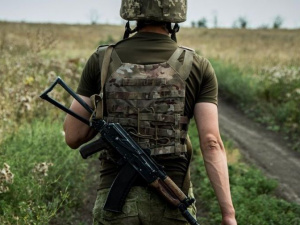 Боевики вели обстрелы под Мариуполем. Ранен украинский военный